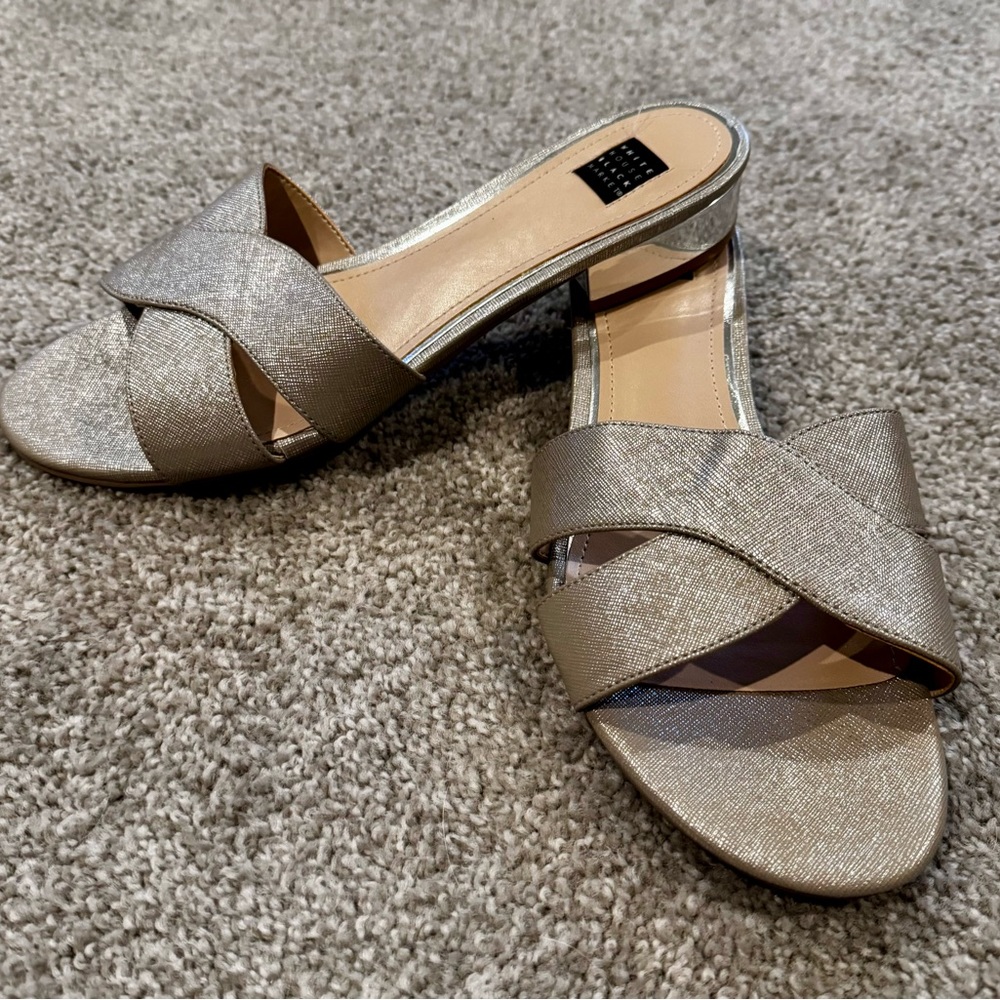 White House Black Market Taupe and silver sandal size 8